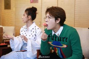 娱乐吃瓜一起看,吃瓜群众一起围观幕后故事